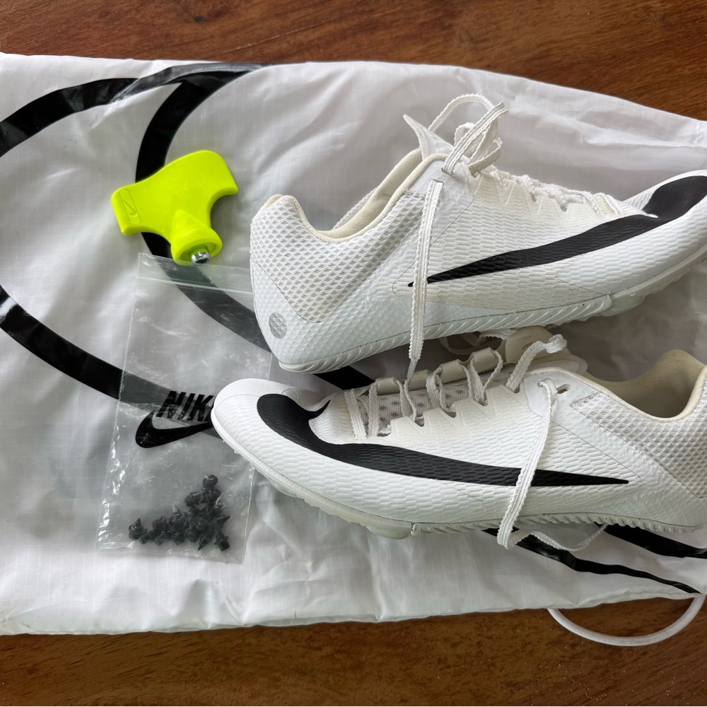 Like New Nike Zoom White and Black Track Shoes Women’s 5.5
